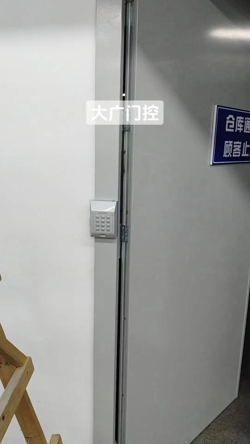 专业安装门禁门控系统 不锈钢护栏、通道闸、自动门与门控门禁系统施工案例